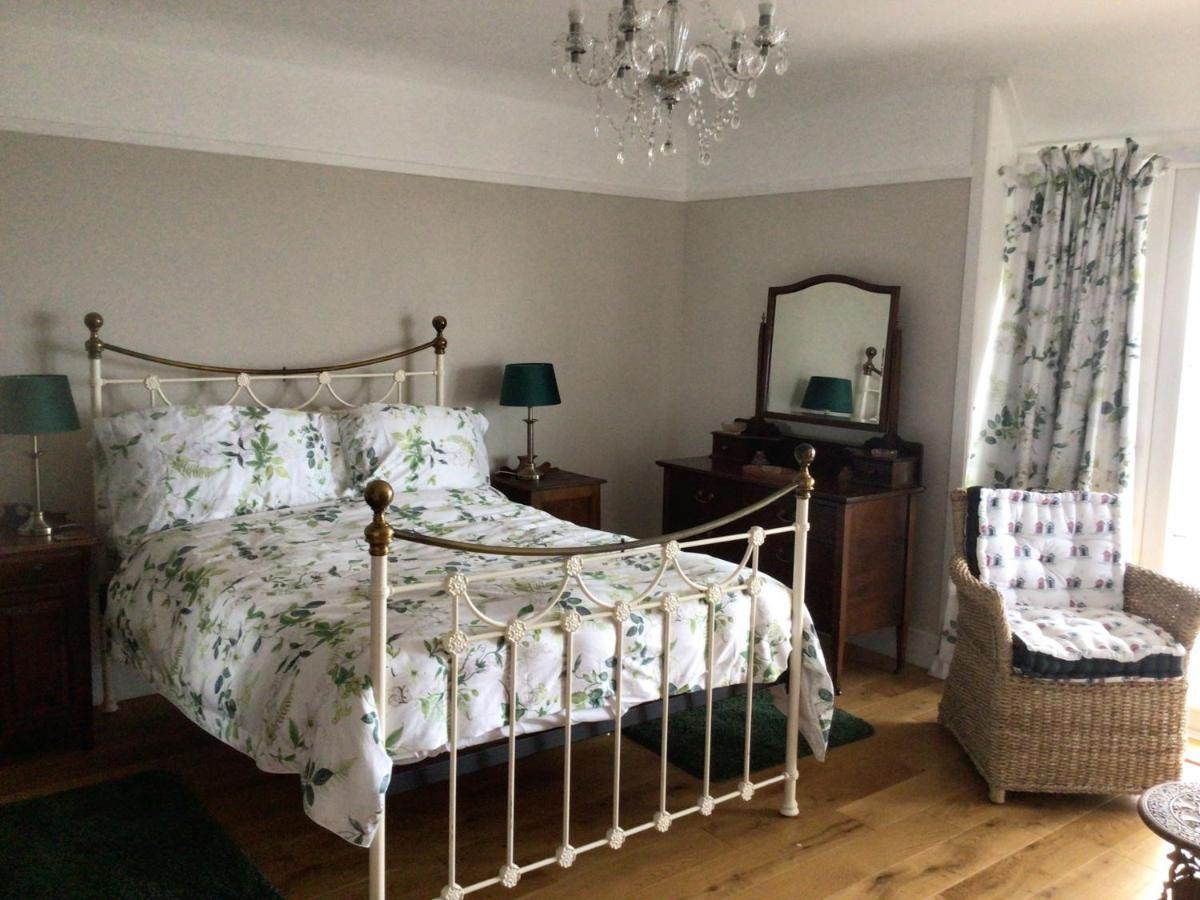 Ocean Waves Bed & Breakfast Gorleston-On-Sea Bagian luar foto